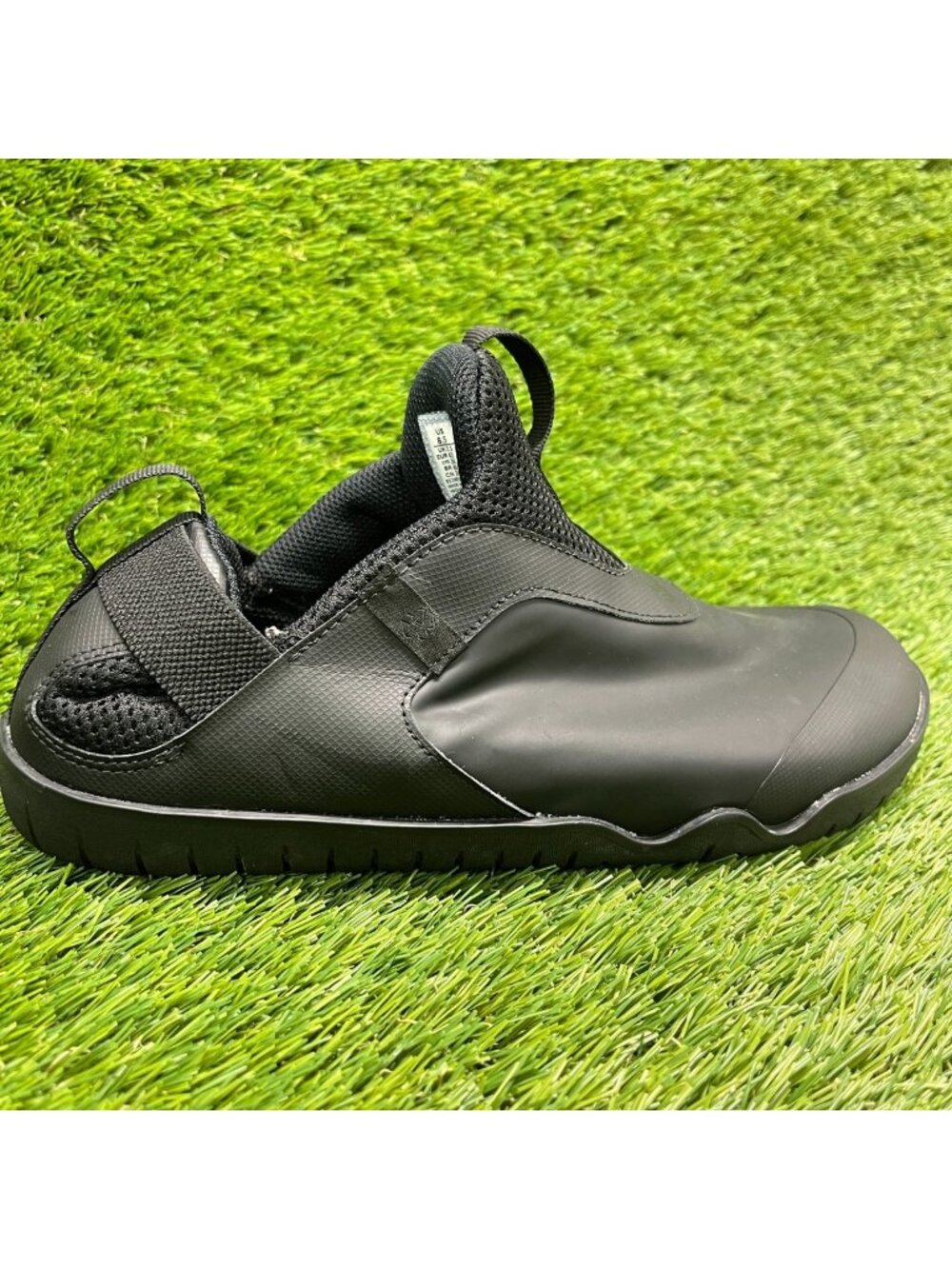 Nike Air Zoom Pulse Mens Size 8.5 Triple Black Athletic Walking Shoes Sneakers